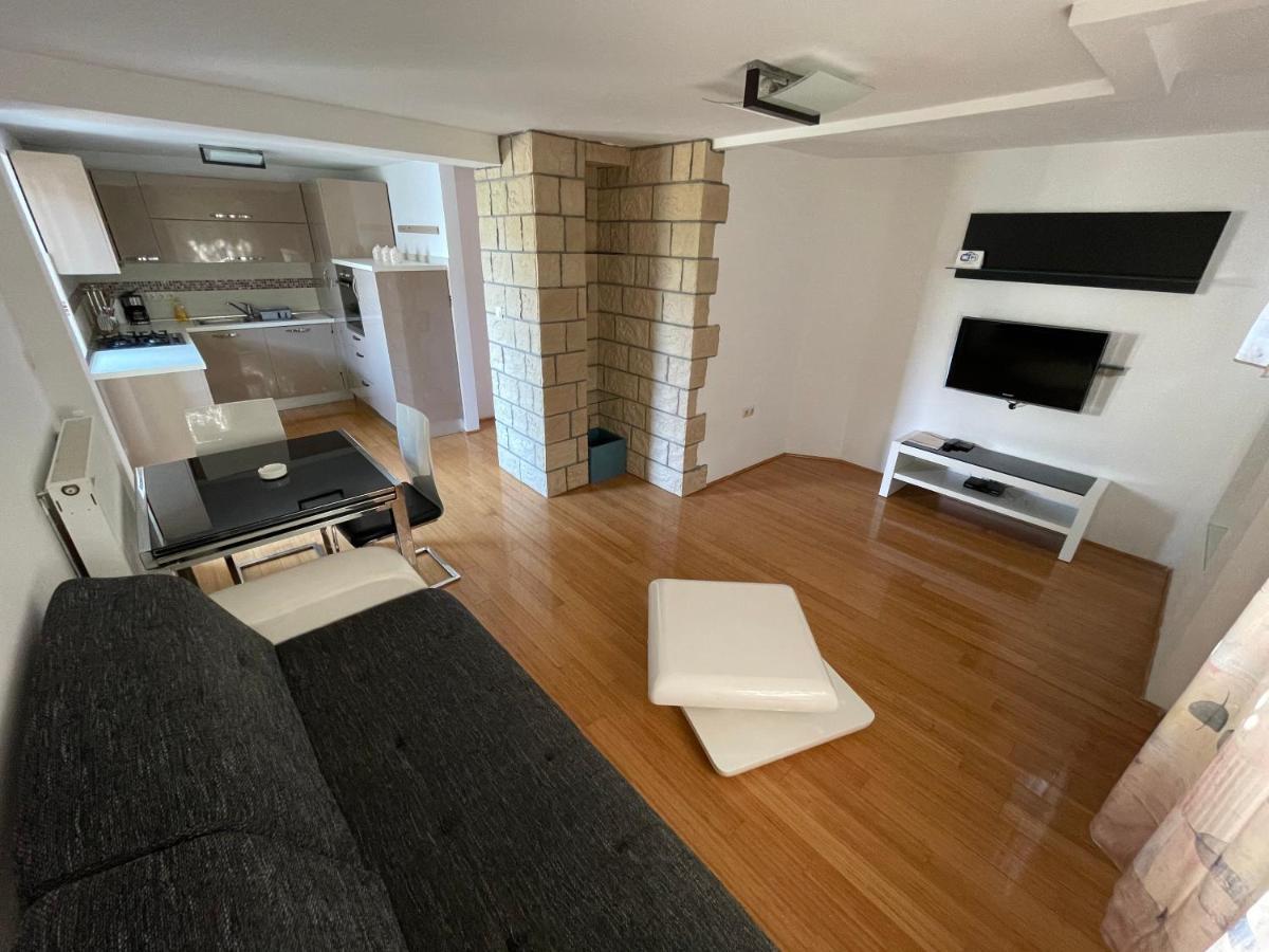 Apartment Victoria Стара Башка Экстерьер фото