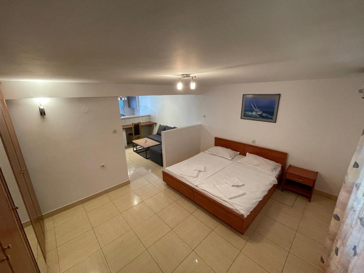 Apartment Victoria Стара Башка Экстерьер фото